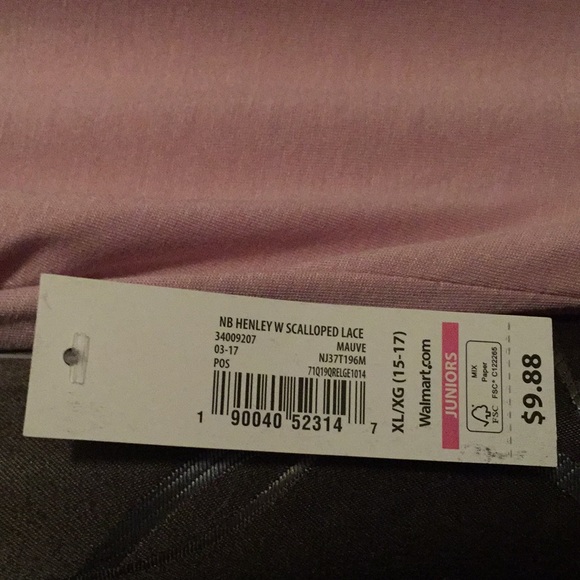 Mauve shirt with lace accents and backless accent - Picture 3 of 3